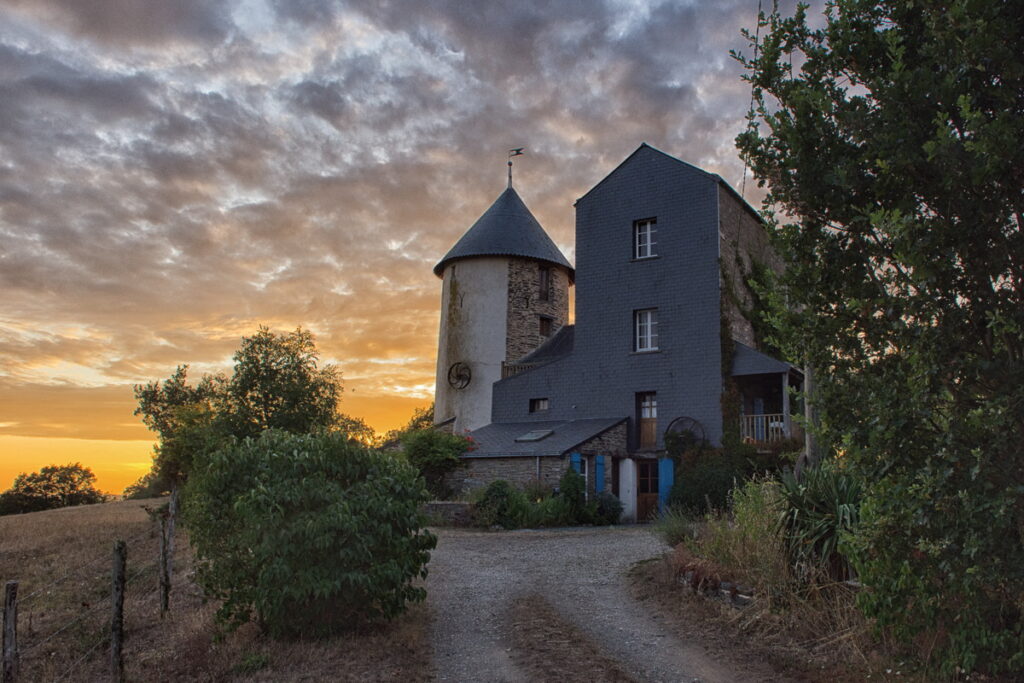Moulin de Plaisance au coucher du soleil